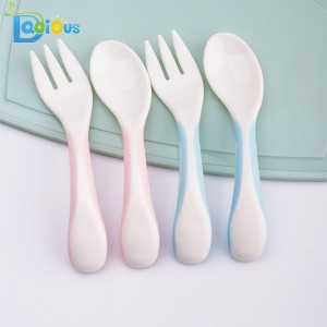 Produkty dla niemowląt Hot Sale Baby First Stage Spoons Plastikowe Baby Toddler Spoon Baby Traveling Fork and Spoon Set